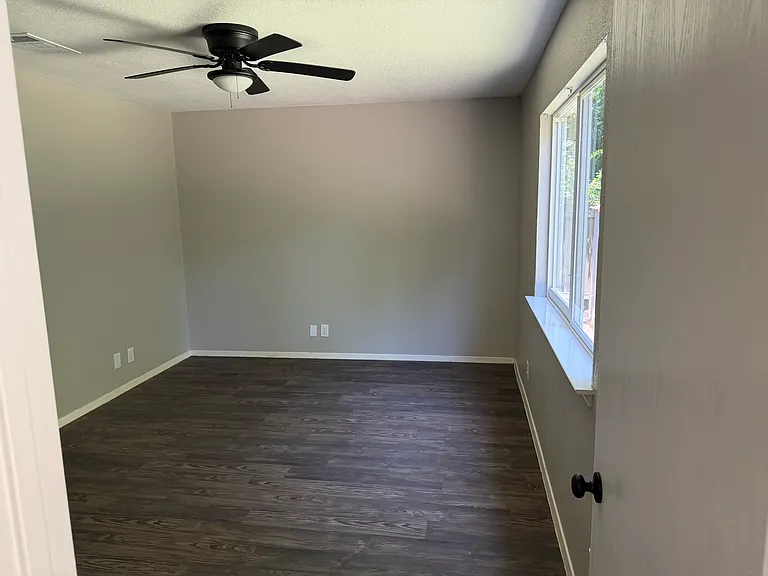 1802 Magazine St — Photo 15