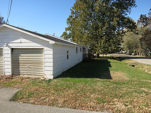 4th image of 1010 Hendren St