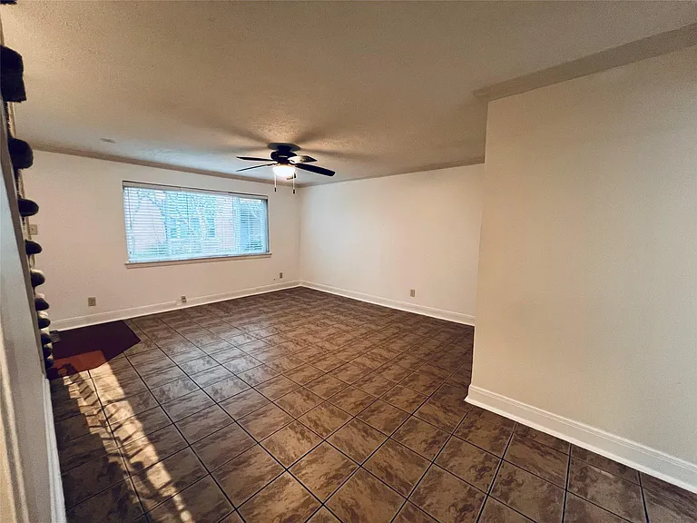 5538 Holly St #311 — Photo 10