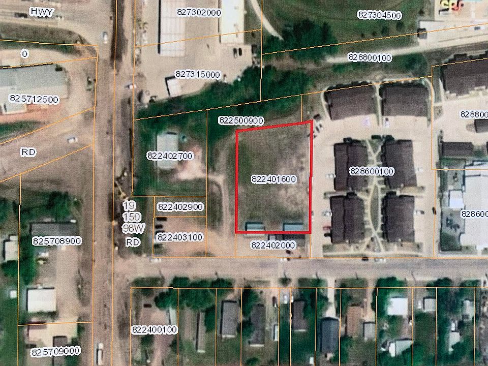 1st image of 300 1st St SE