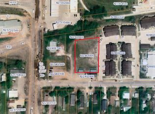 300 1st St SE, Watford City, ND 58854