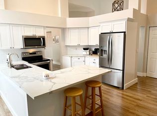 10048 NW 5th St, Plantation, FL 33324