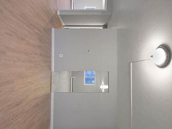 4th image of 20 Bear Mountain Dr #20