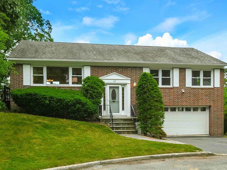 1st image of 147 Lakeview Ave