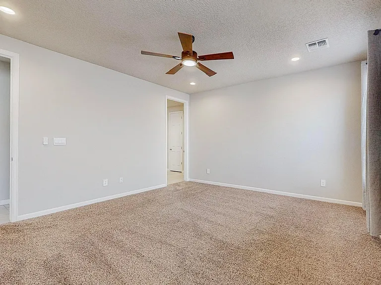 5950 Las Vacas Ct NE — Photo 36