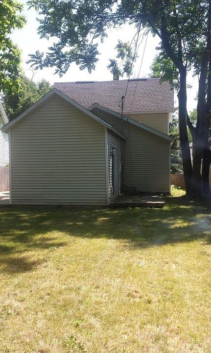 2nd image of 209 W 14th St
