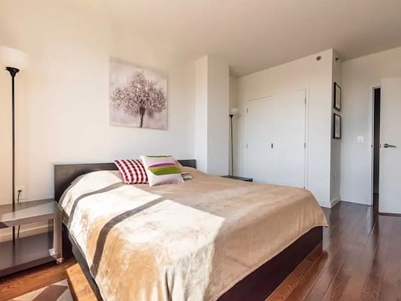 5th image of 12-15 Broadway #821