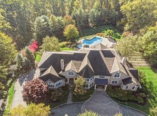 5 Sugar Hill Rd, Kinnelon, NJ 07405
