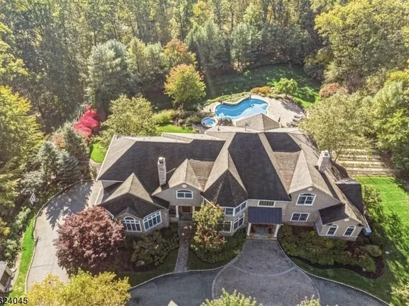 5 Sugar Hill Rd, Kinnelon Boro, NJ 07405