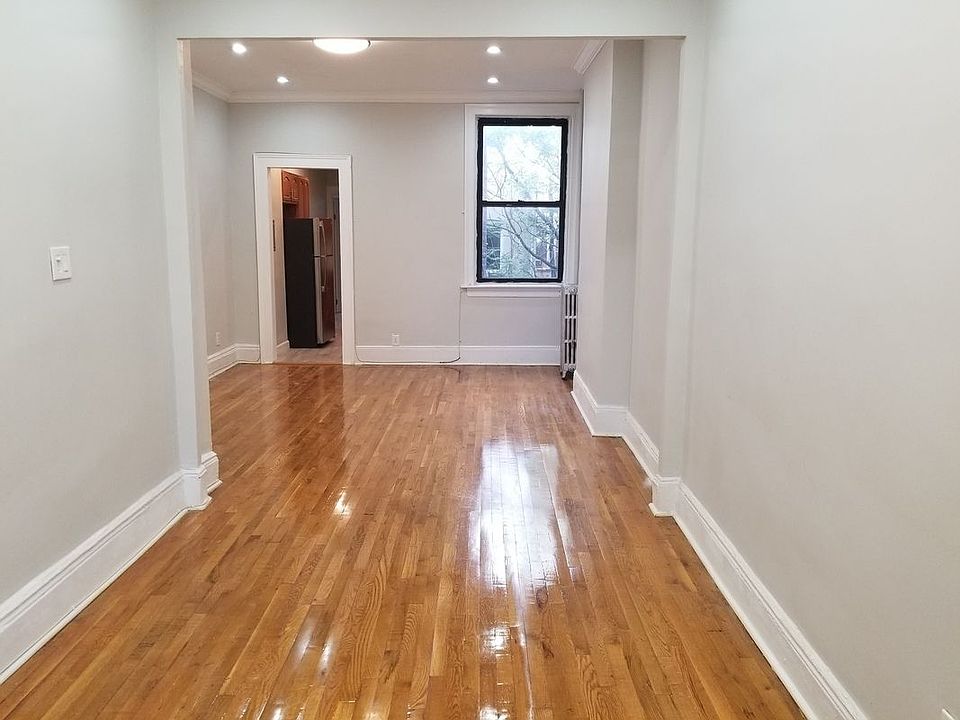 1st image of 457 Chauncey St APT 3r