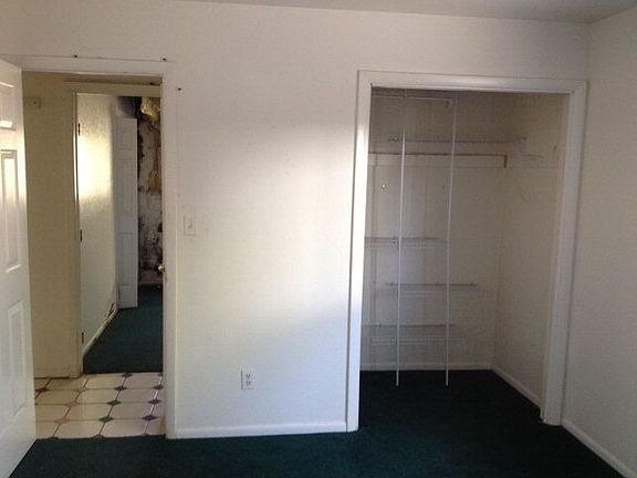 4th image of 819 E Ash St