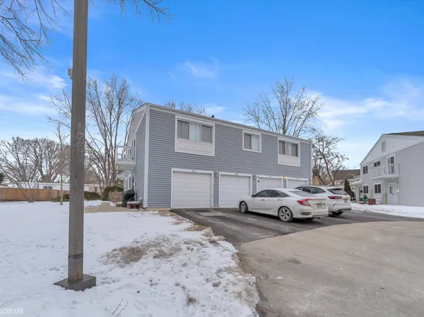 854 Cambridge Pl, Wheeling, IL 60090