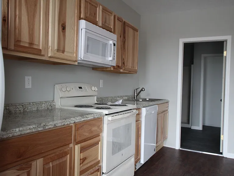 272 State St — Photo 10