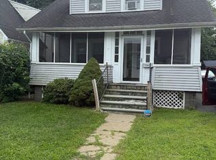 11 Mack Rd, Poughkeepsie, NY 12603