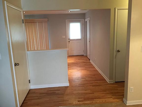 4th image of 3354 Kettering Rd