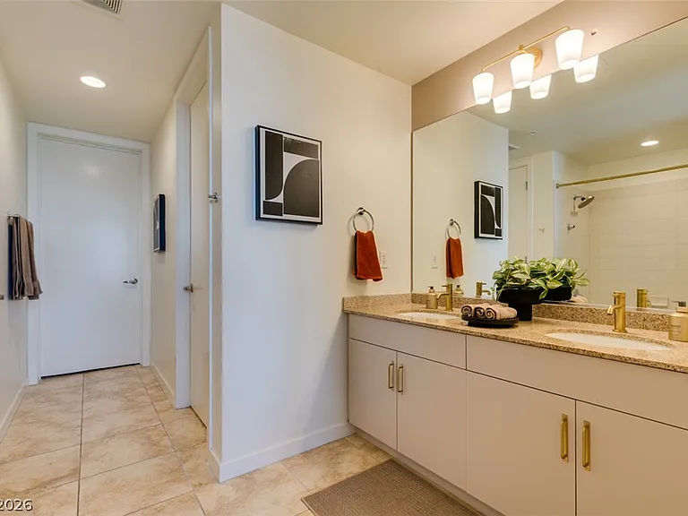 353 Bonneville Ave #343 — Photo 32