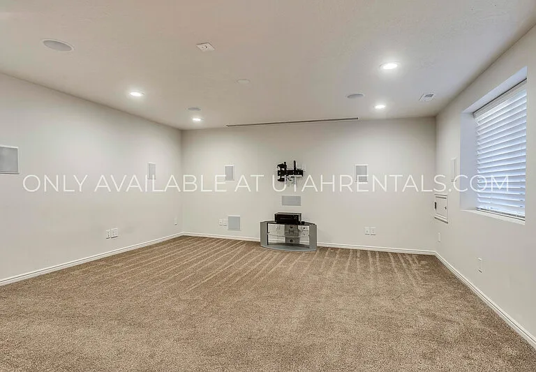 1342 S 1370 E — Photo 16