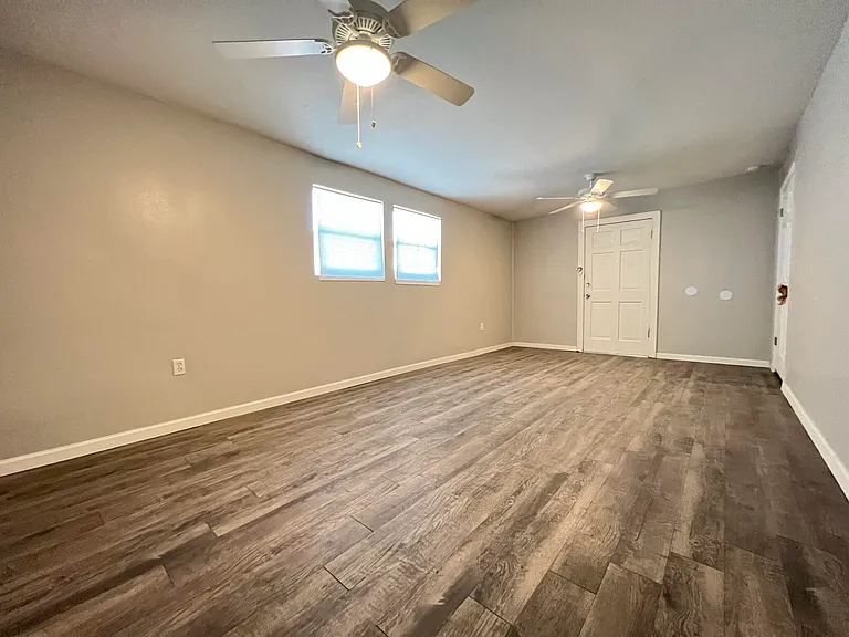 408 Ramona Ave — Photo 17