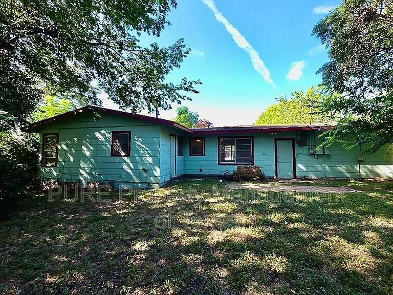 1408 Glencrest Dr — Photo 16