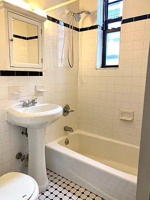 Rented by Compass | media 7