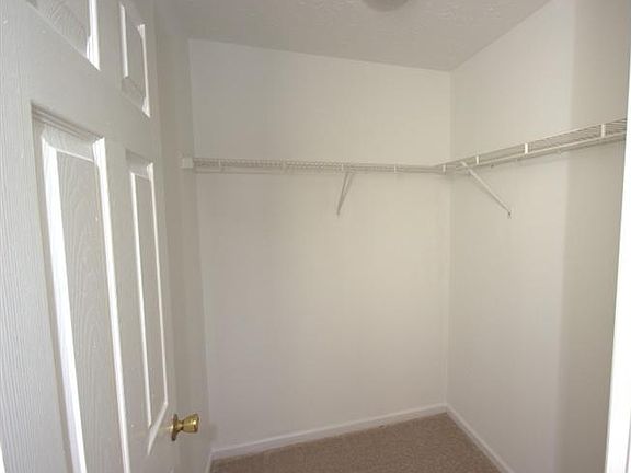 5th image of 612 Friars Ln APT 1
