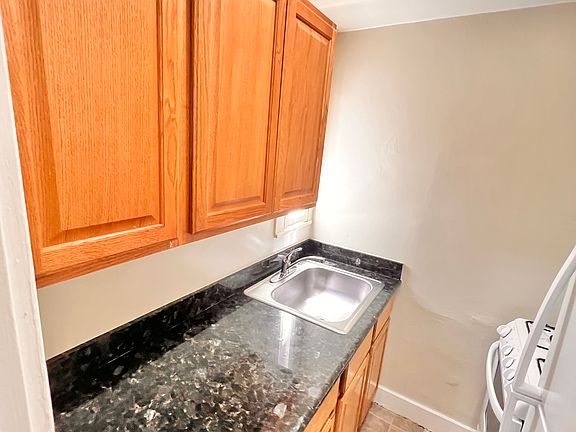 3rd image of 823 Grant Ave APT 3