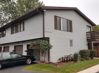 1565 Avati Ln APT D, Aurora, IL 60505