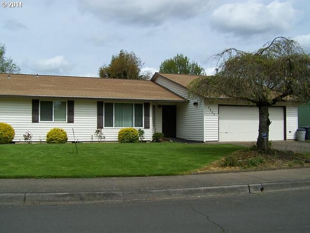 1st image of 3805 NE Lincoln St