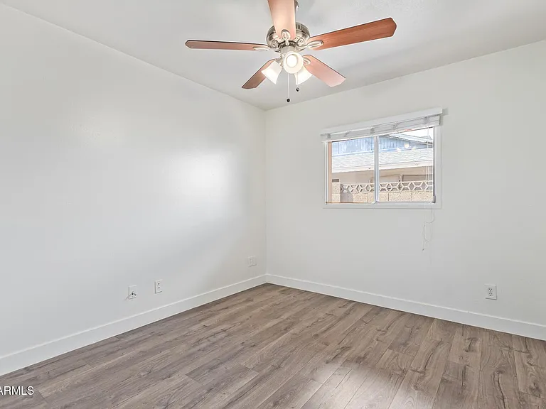 3929 S Pine St — Photo 16
