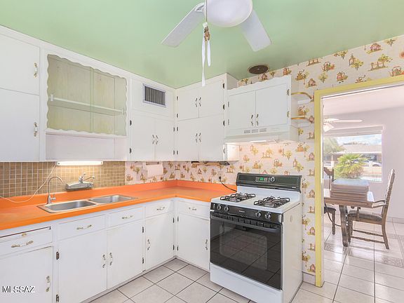 2nd image of 849 W Calle Milu