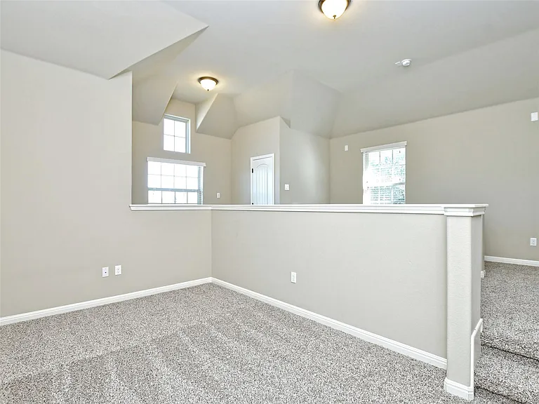 15205 Joseph Dr — Photo 16