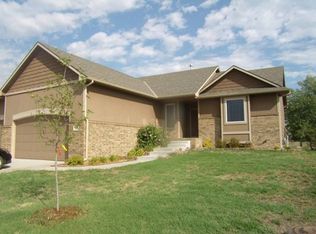 3203 S Bluelake Ct, Wichita, KS 67215