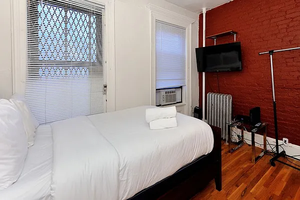 Rented by Eisenberg Exclusives | media 40