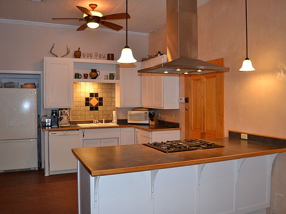 4th image of 609 N East St