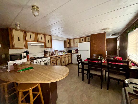 5th image of 620 Longbow Loop SW