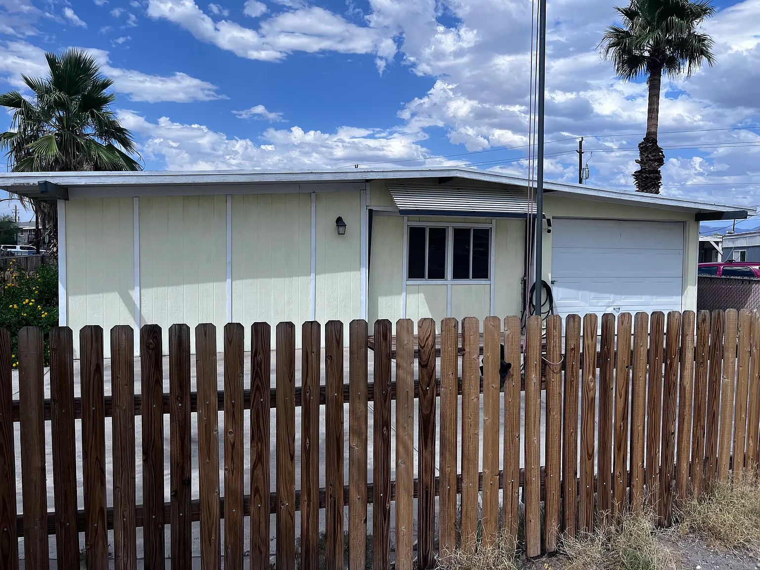 3 bed, 1400 sqft, $1,285 — Photo 1