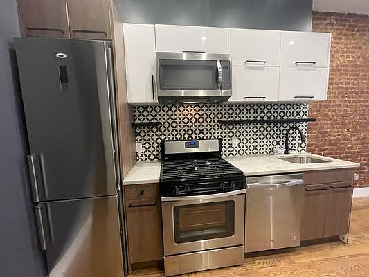 2nd image of 366 Palmetto St #1R