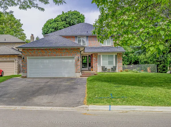 2 Viceregal Ct #Basement, Whitby, ON L1N 6R2