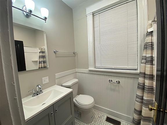 5th image of 1344 McCausland Ave