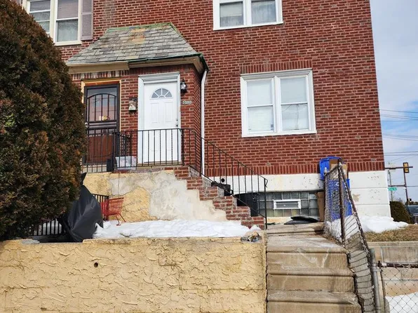 89 Sparks St, Philadelphia, PA 19120