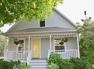 218 E Main St, Grand Ledge, MI 48837