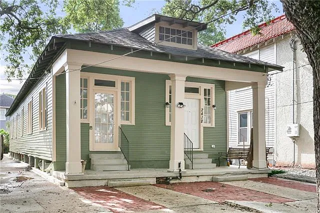 6 bed, 3.0 bath, 1992 sqft, $6,600 — Photo 2