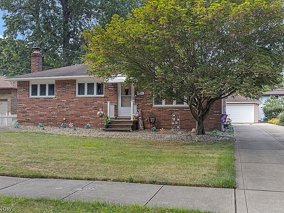 2nd image of 2107 Vinewood Dr