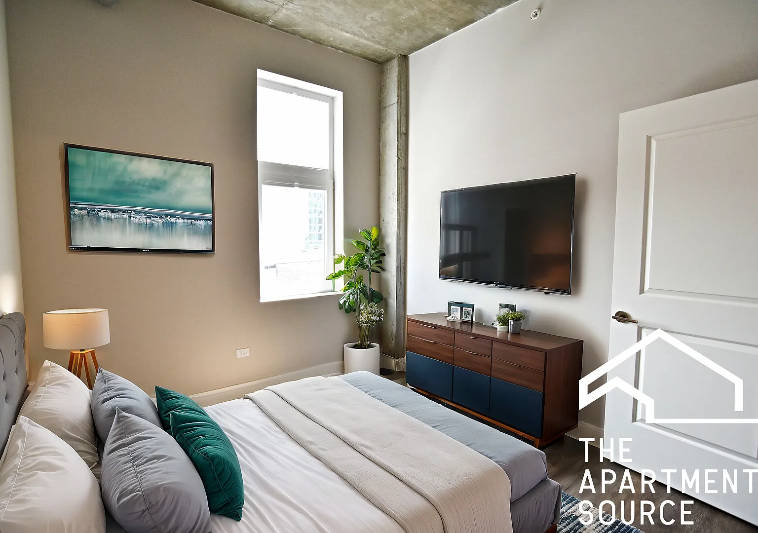 2 bed, 1000 sqft, $3,300 — Photo 2