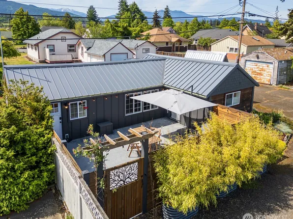 233 W Washington Street, Sequim, WA 98382