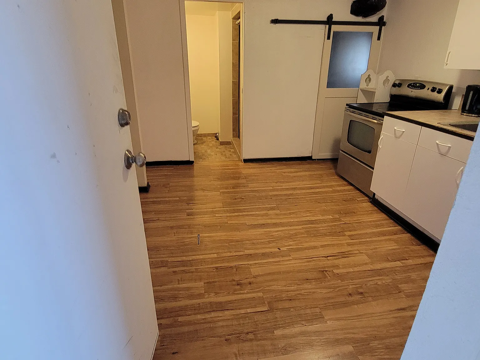 Studio, 700 sqft, $1,650 — Photo 3