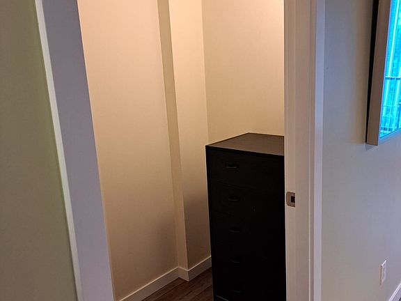5th image of 610 Granville St #1611