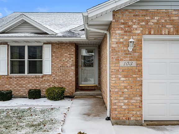 5th image of 103 E Charter Dr