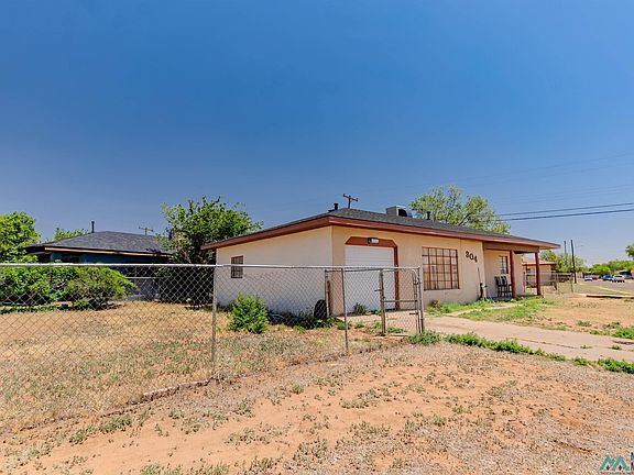 5th image of 304 W Plaza Dr