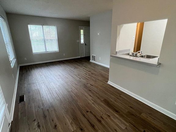 4th image of 8014 Pleasant Grove Rd #B